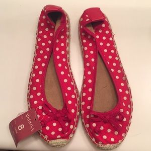 Women’s slip ons. Very cute!